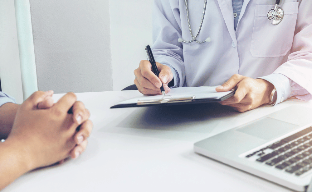 インプラント治療前の血液検査を受ける流れと検査項目