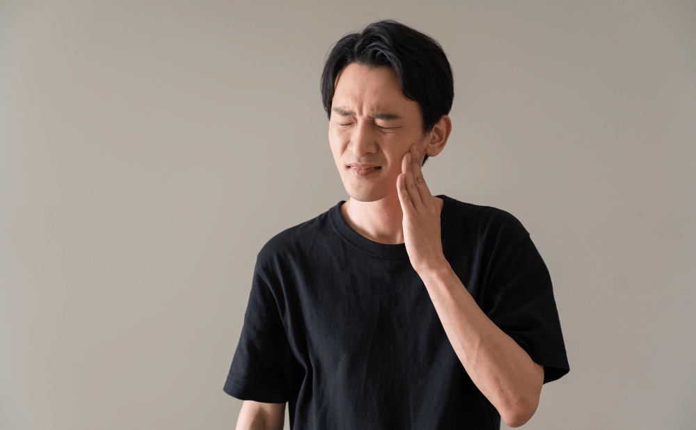 インプラント手術の痛みはどれくらい？ピーク・いつまで続くか・数年後の痛みまで解説