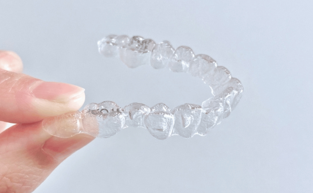 インビザラインは食事のとき外さないといけない？